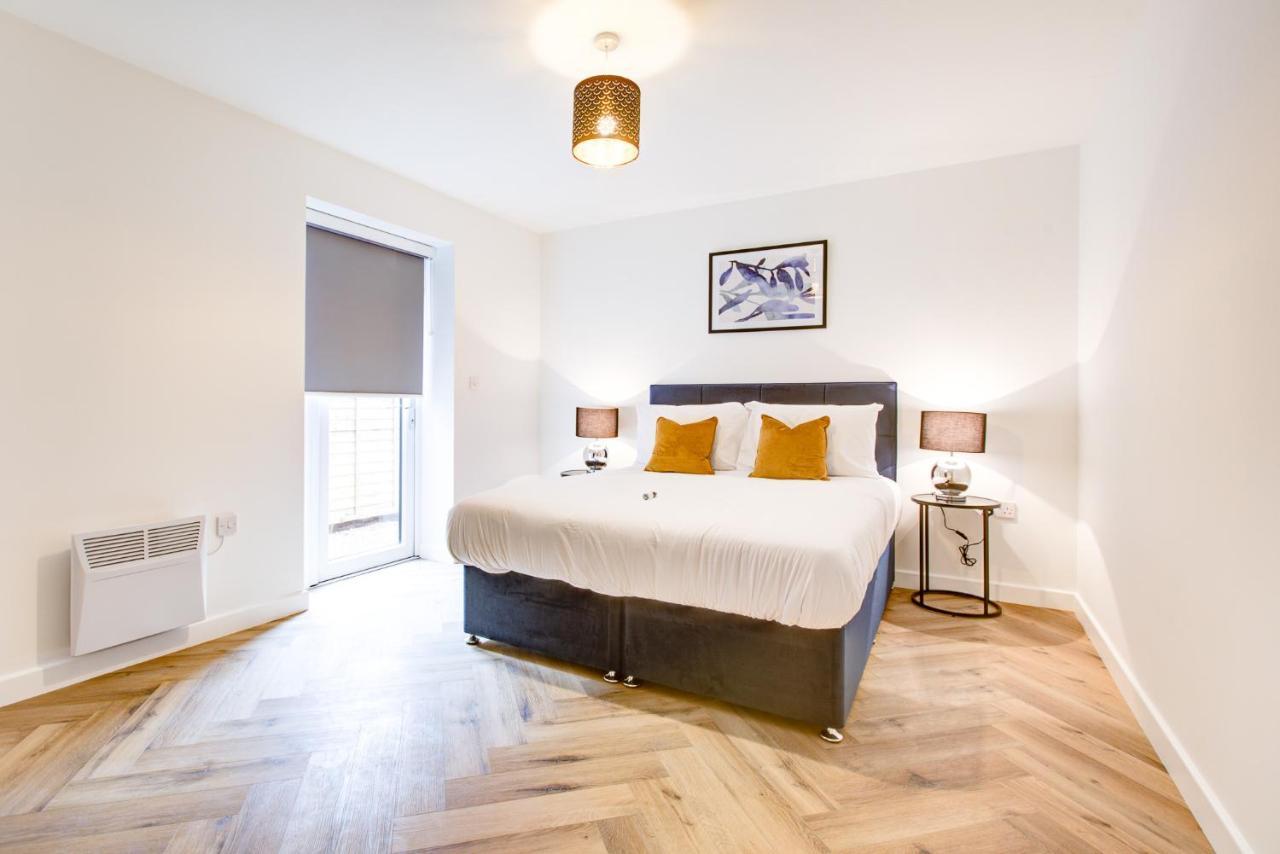 Hybrid Resi - London, Mitcham Close To Tooting And Wimbledon Εξωτερικό φωτογραφία