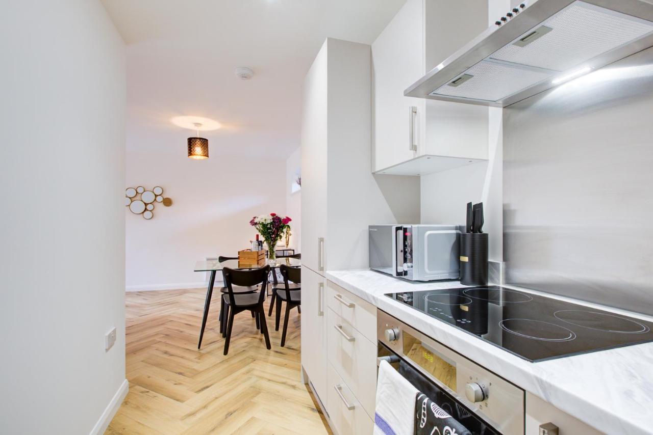 Hybrid Resi - London, Mitcham Close To Tooting And Wimbledon Εξωτερικό φωτογραφία