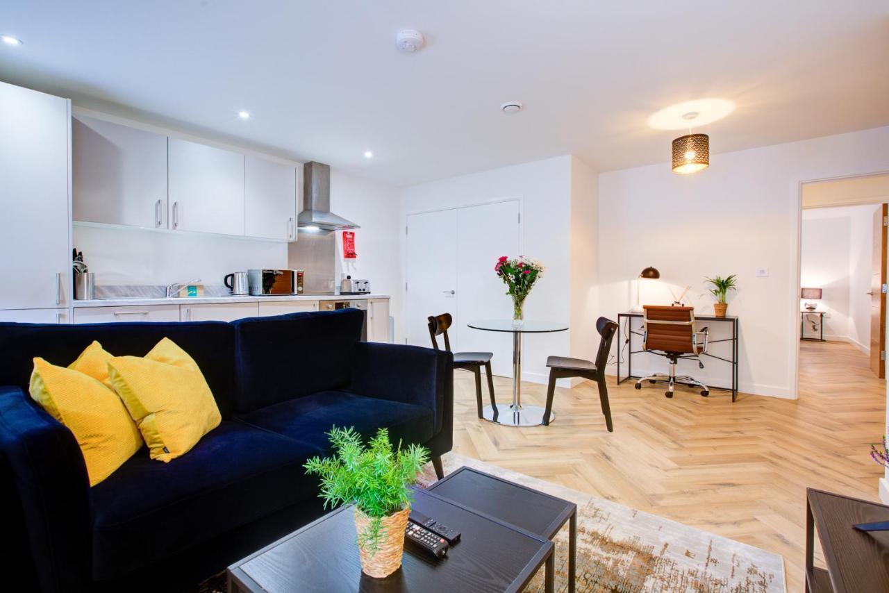 Hybrid Resi - London, Mitcham Close To Tooting And Wimbledon Εξωτερικό φωτογραφία