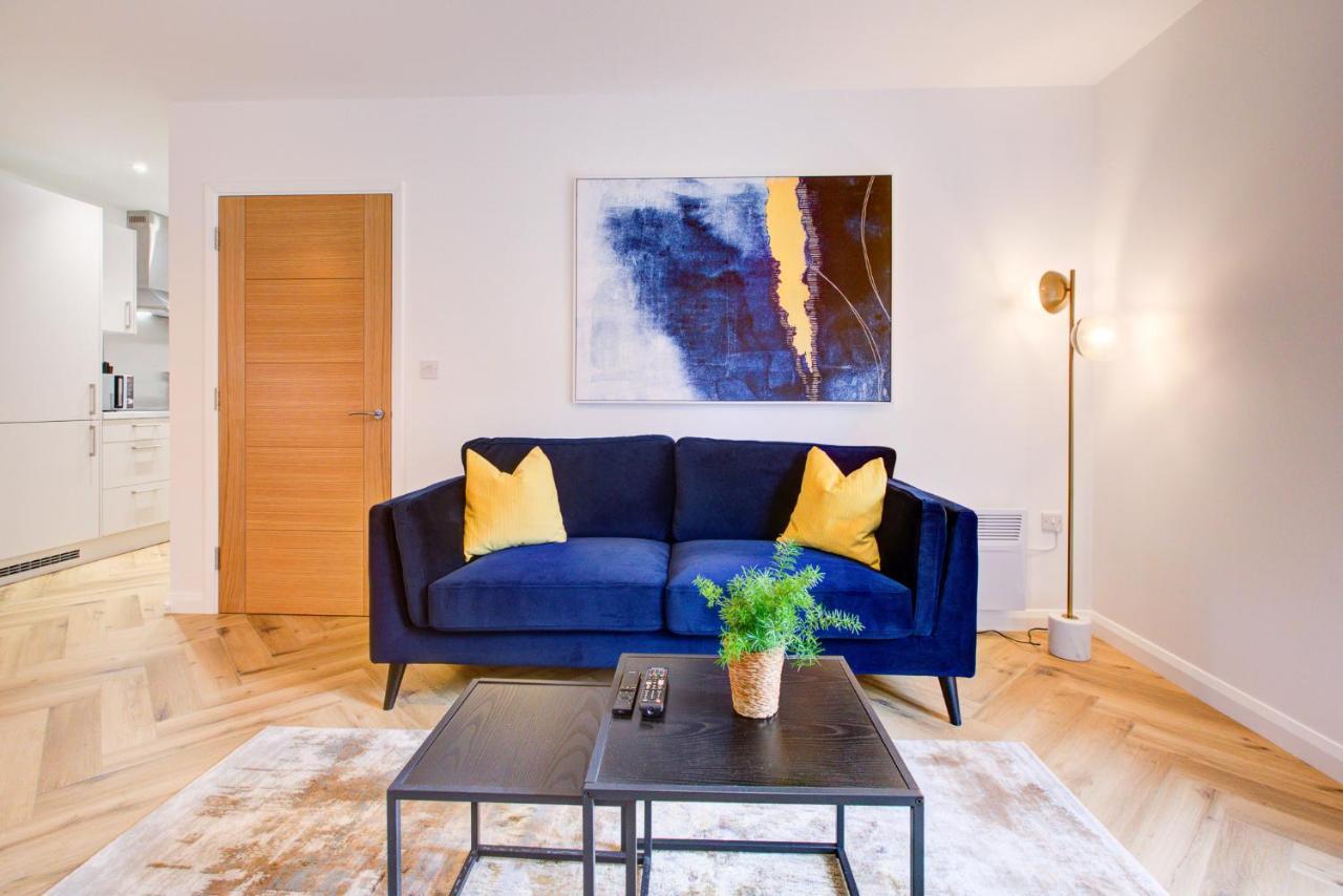 Hybrid Resi - London, Mitcham Close To Tooting And Wimbledon Εξωτερικό φωτογραφία